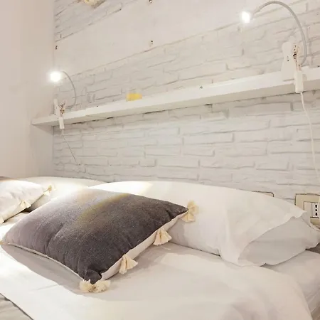 Lovely Studio Near The Cathedral * Палермо